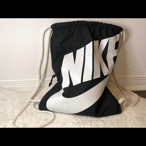Nike backpack - Picture 3 of 3